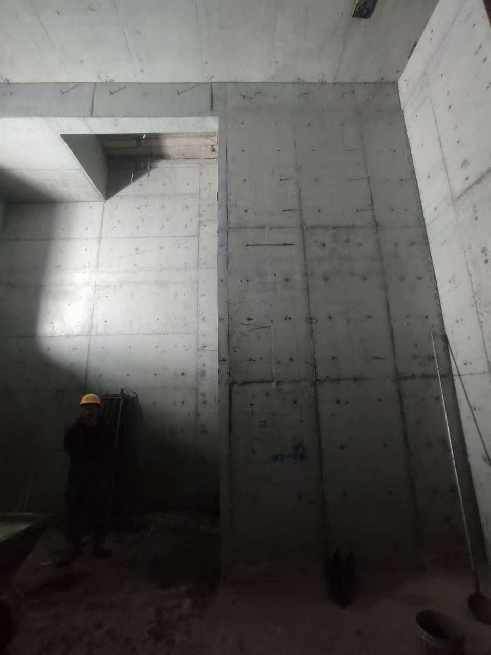 日照墙上开槽钢筋断了有影响吗